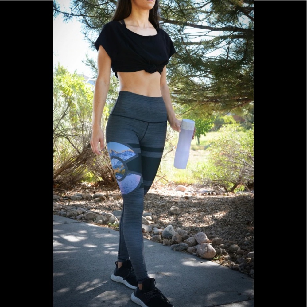 NWOT Colorado Limited Alpenglow Yoga Pants SZ S